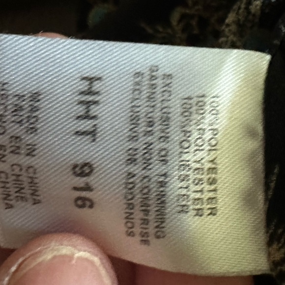 House of Harlow Long Sleeve Blouse With One Button on Back. Size medium - Picture 5 of 10